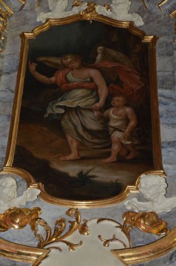Obraz Anioła Stróża w górnej części ołtarza. 