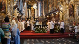 Msza św. w Katerze Sandomierskiej pod przewodnictwem ks. bpa Krzysztofa Nitkiewicza. 